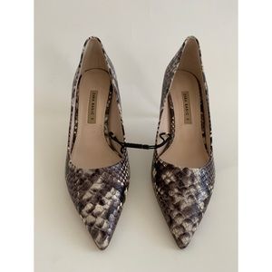 Zara Basic Snakeskin print Leather pumps